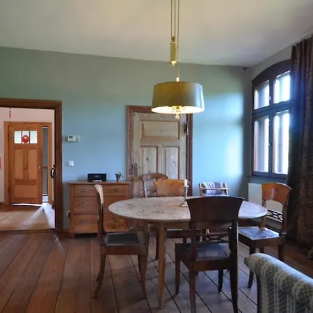 Apartment Landbahnhof Buschhof 2 Og Mit Gartensauna Schwarz (Mecklenburgische Seenplatte)