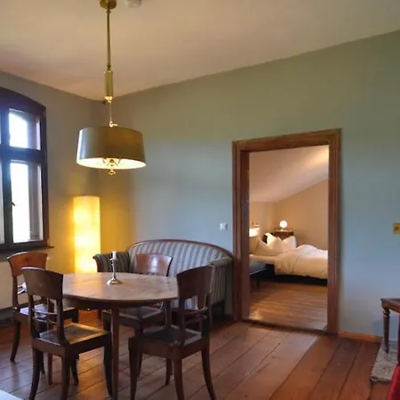 Landbahnhof Buschhof 2 Og Mit Gartensauna * Schwarz (Mecklenburgische Seenplatte)