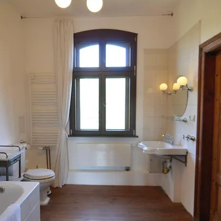 Landbahnhof Buschhof 2 Og Mit Gartensauna Apartment Schwarz (Mecklenburgische Seenplatte)