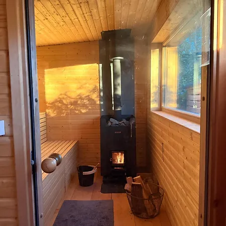 Landbahnhof Buschhof 2 Og Mit Gartensauna Apartment Schwarz (Mecklenburgische Seenplatte)